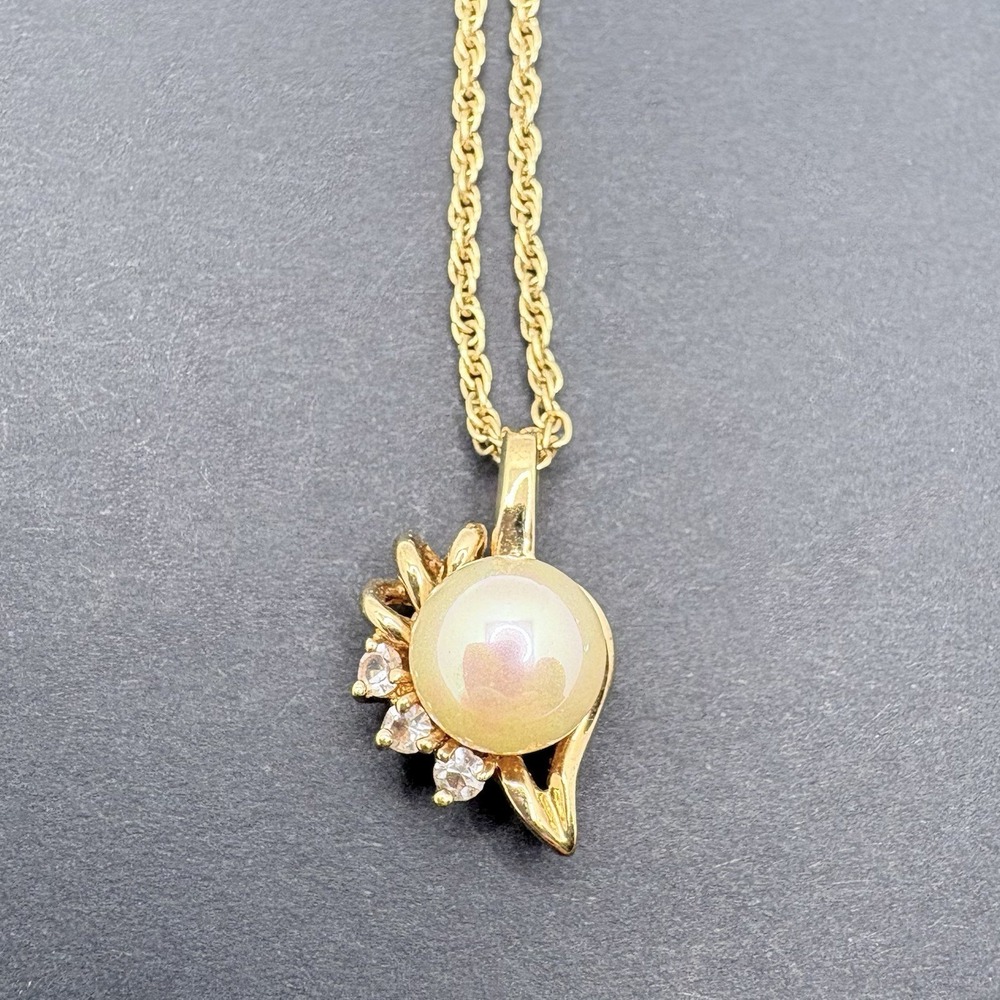 Vintage Lady Remington Faux Pearl Rhinestone Pendant Necklace Dainty Glam 18"